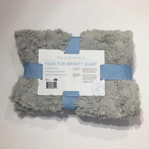 NWT Faux Fur Infinity Scarf, Galentine's Day Gift, Gift for Her, Super soft - Picture 4 of 9